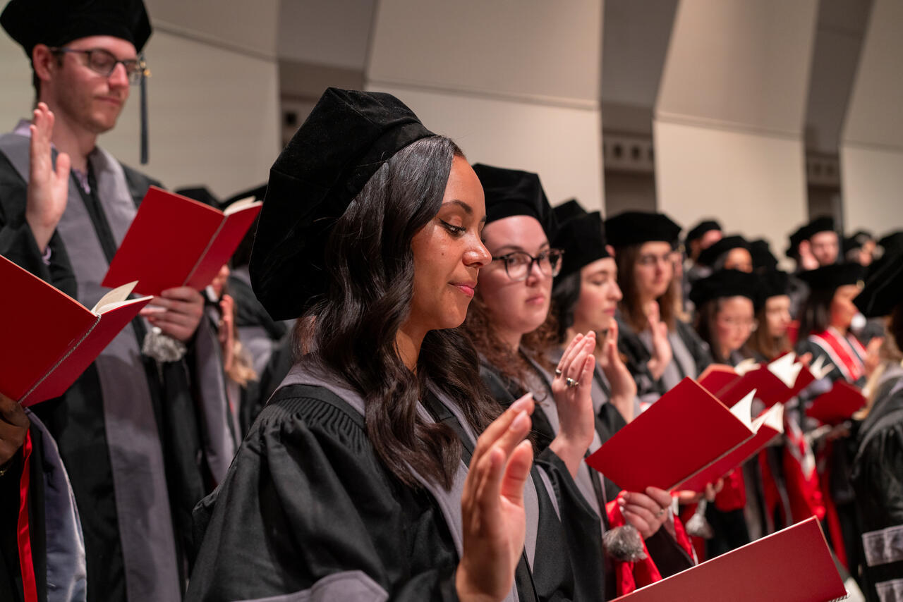 Students taking the veterinary oath