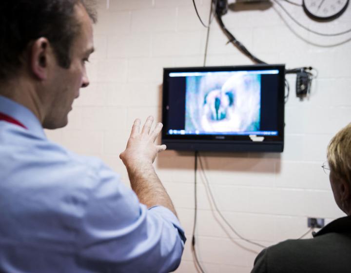Dr. Jonathan Cheetham discusses imaging on a screen