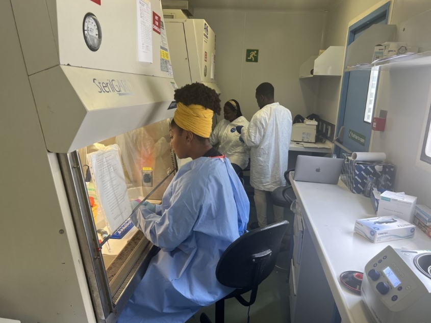 Olivia Perkins in lab