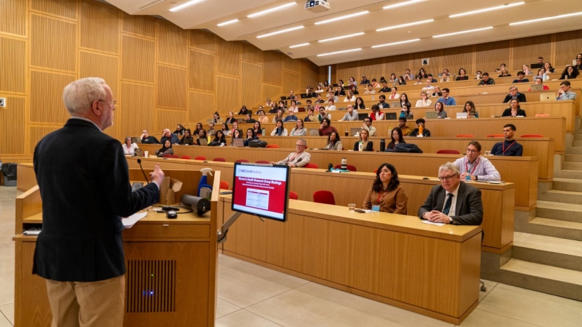 President Kotlikoff speaks to an audience in the CVM lecture hall