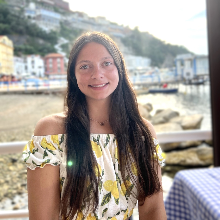 Portrait of Peer Mentor Vianna Bassani