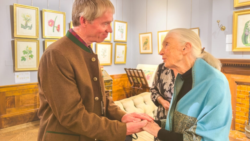 Robin Radcliffe shakes Jane Goodall's hand