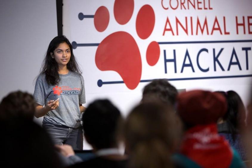 A student pitches to the Hackathon audience