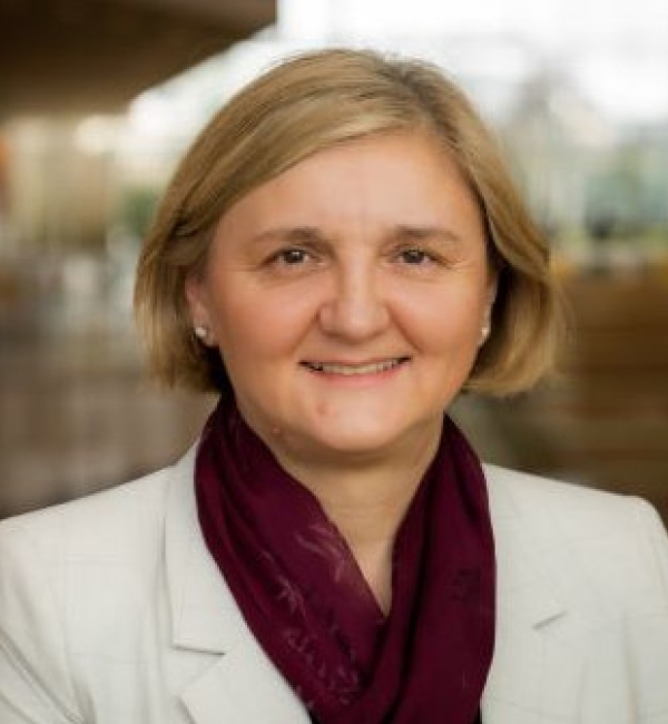Renata Ivanek