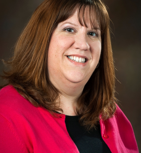 Portrait photo of Kristin Pennock