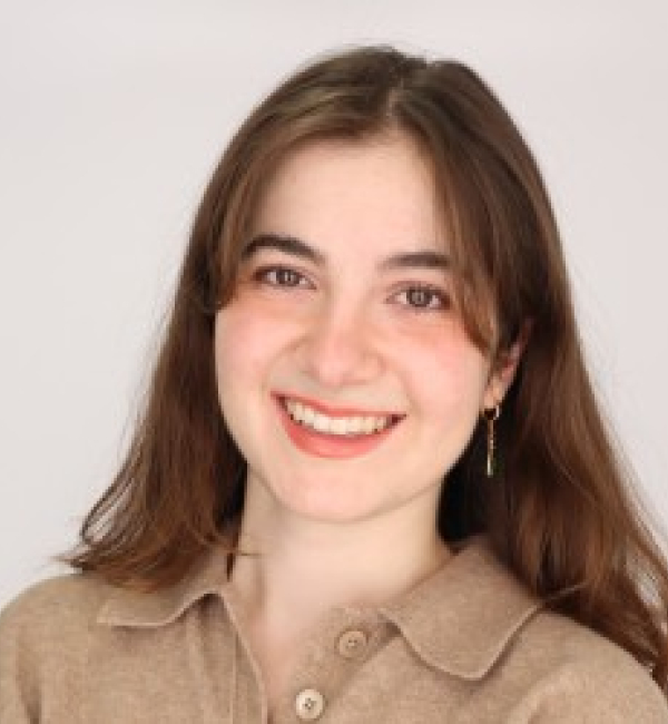 Caroline Goldstein headshot